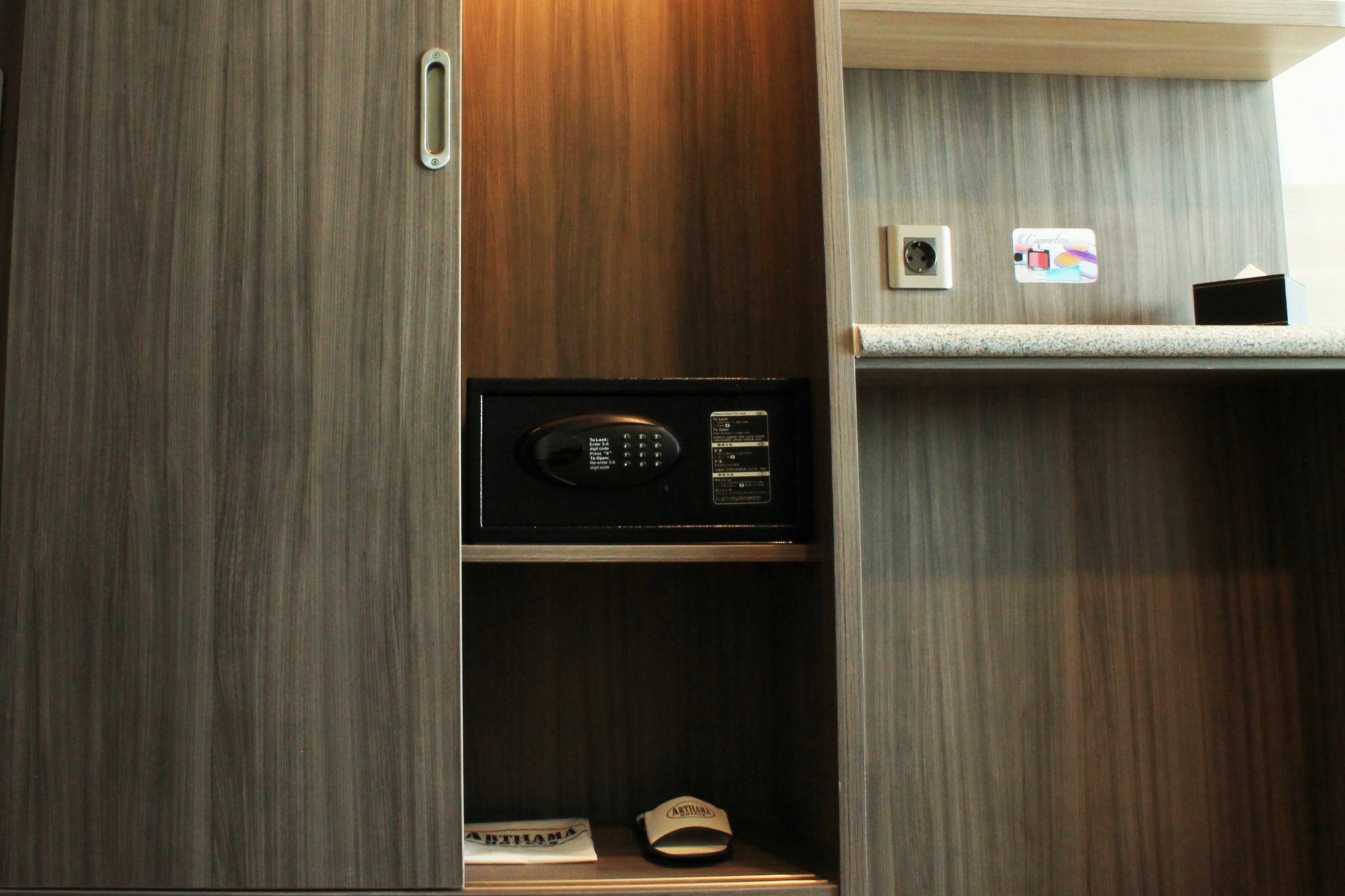 Arthama Hotels Makassar Exterior photo